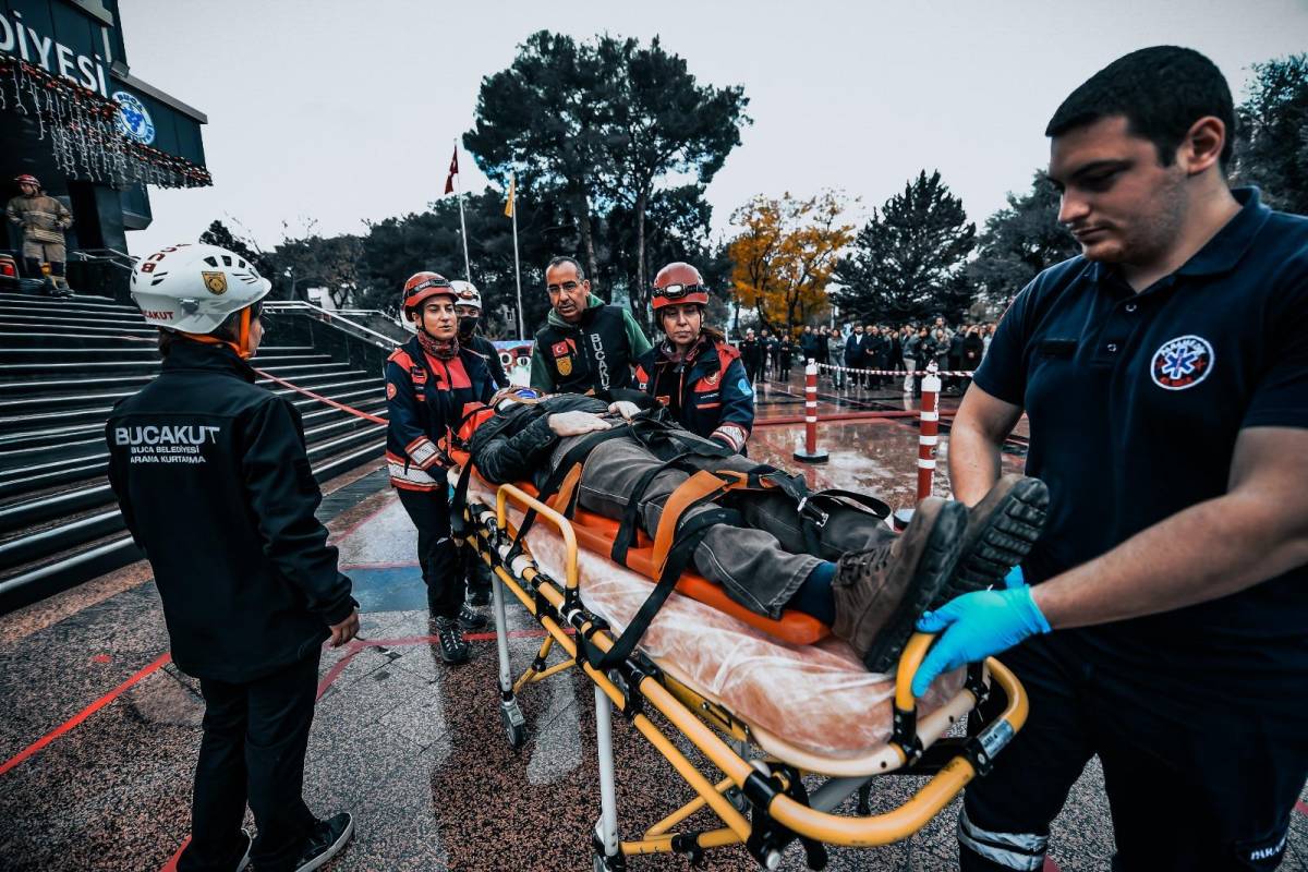 İzmir İtfaiyesi her an hazır