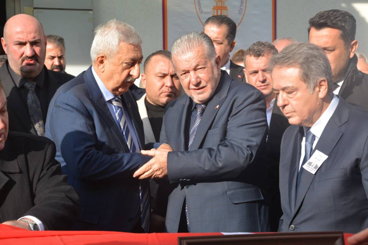 İzmir Esnaf Teşkilatı, Duayen Başkan Cemal Tercan’ı Son Yolculuğuna Uğurladı