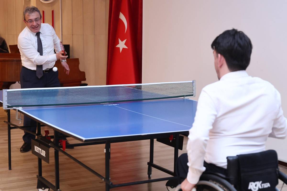 DEÜ'de Bilimden Sanata, Sanattan Spora Engelsiz Kariyerler