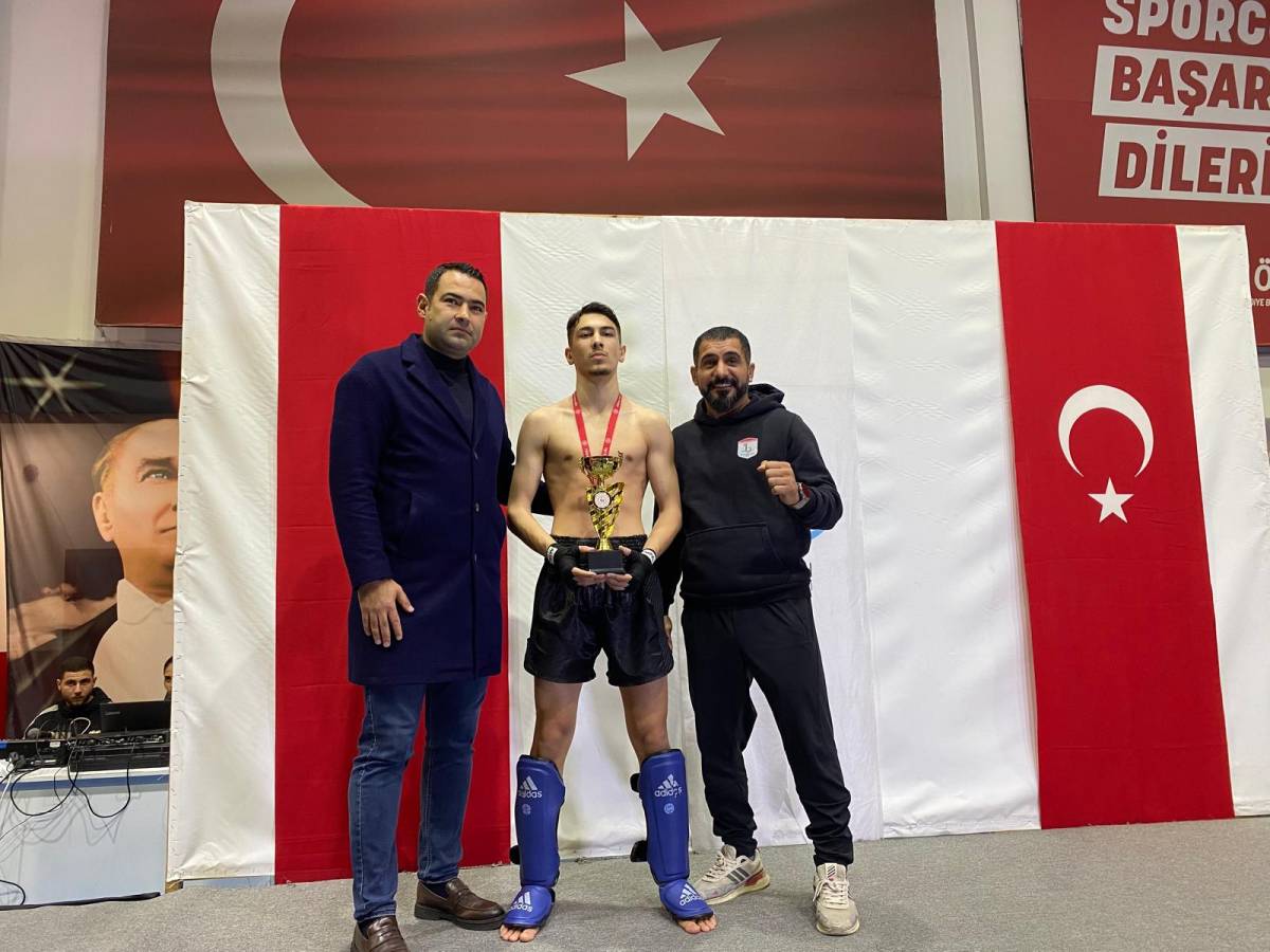 Geleneksel Last Round Kick Boks Galası Bayraklı’da Gerçekleştirildi!