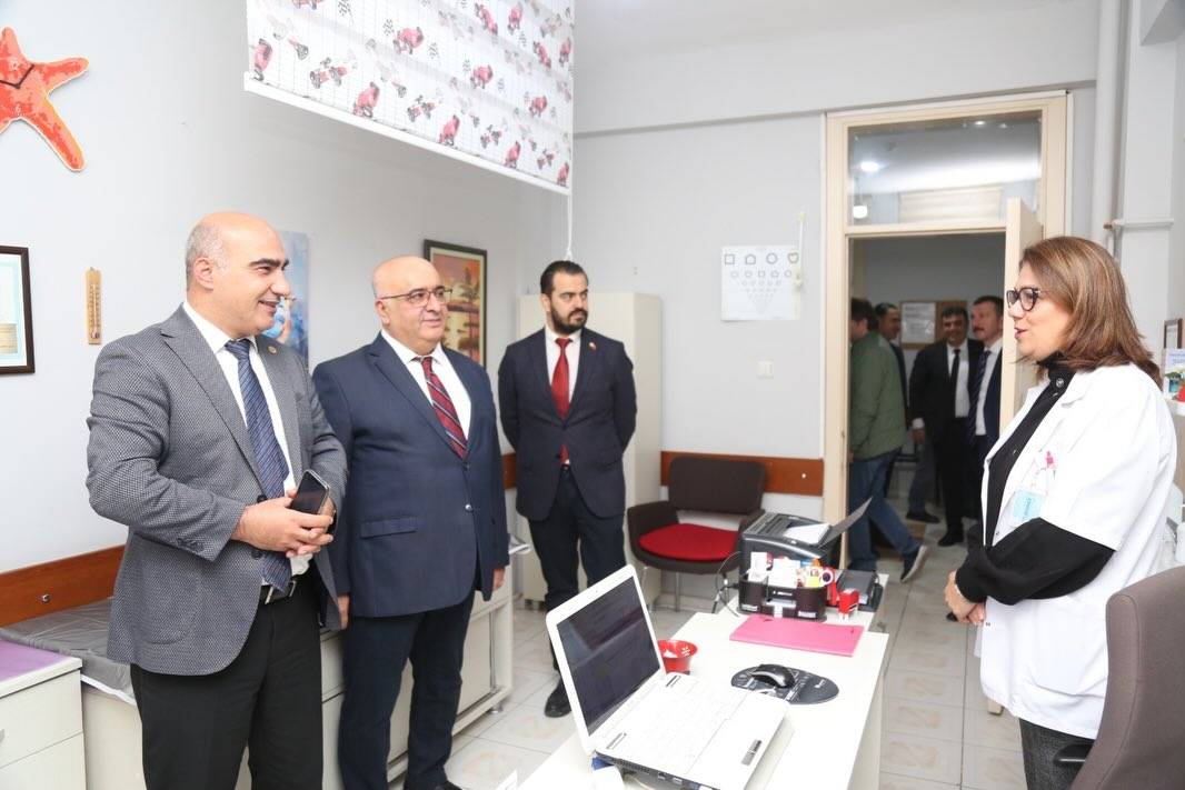 İzmir İl Sağlık Müdürü Ayhan Kul, Menderes’te Sağlık Tesislerini İnceledi