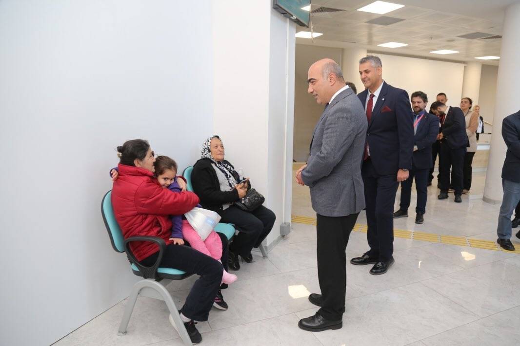 İzmir İl Sağlık Müdürü Ayhan Kul, Menderes’te Sağlık Tesislerini İnceledi