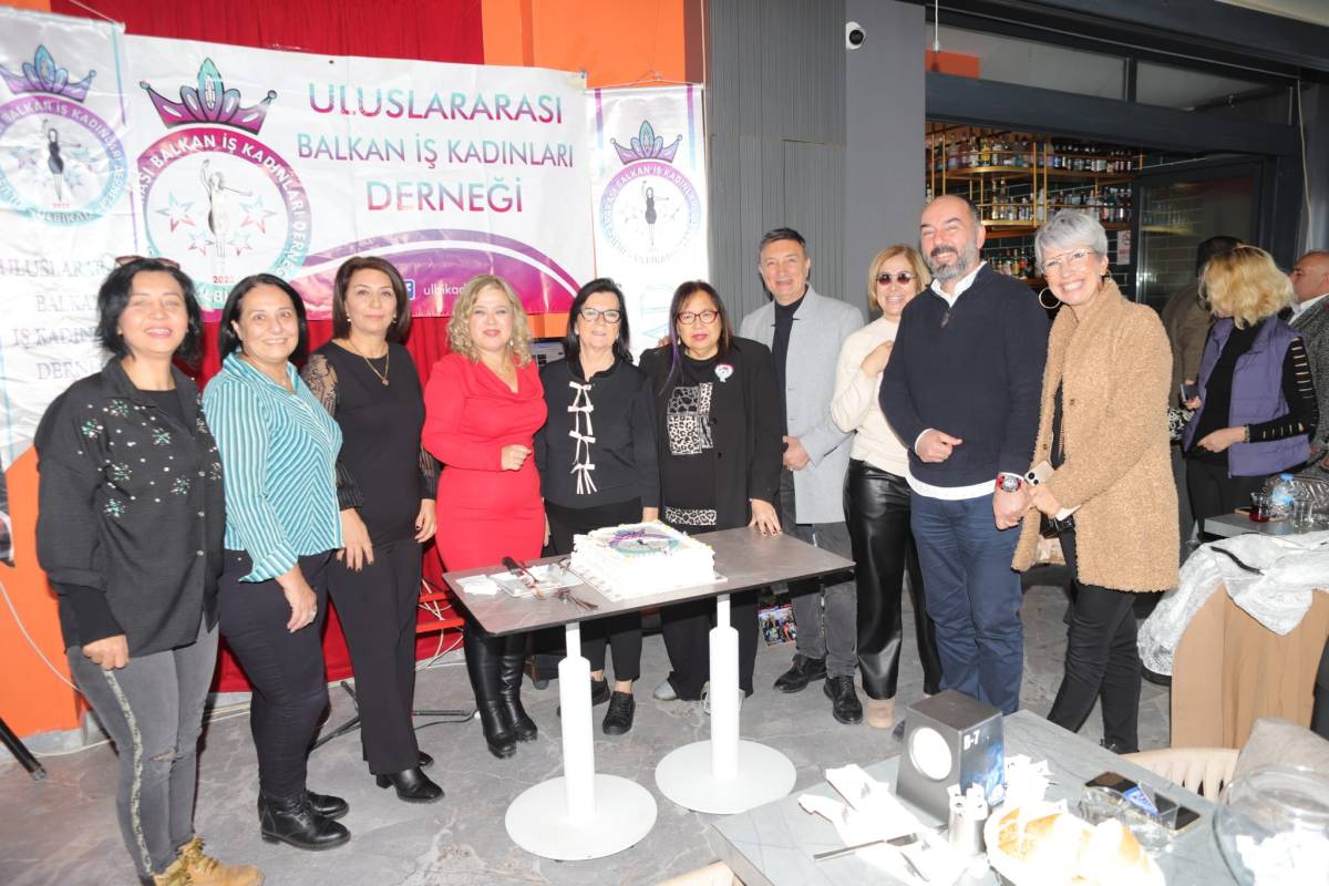 ULBİKAD Üçüncü Yılını İzmir Kordon’da Dayanışma ve Dostlukla Kutladı