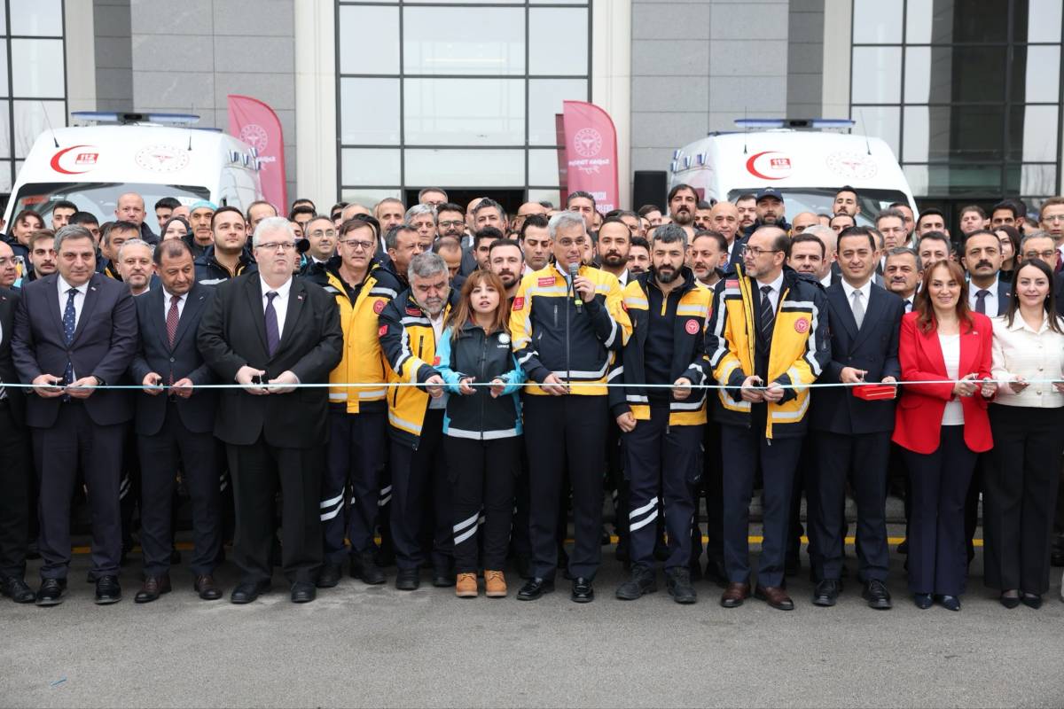 İzmir’in Acil Sağlık Filosuna 45 Yeni Ambulans Güç Katacak