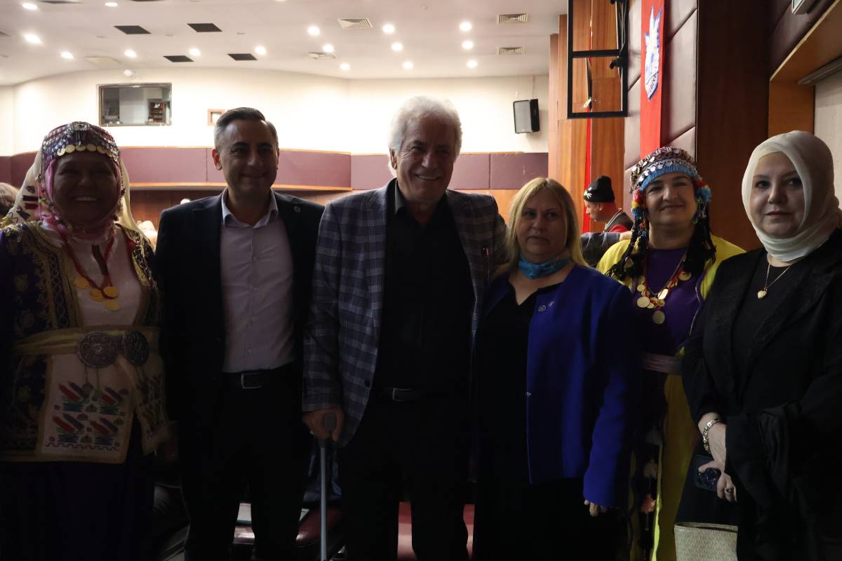 İzmir’de 3 Aralık Engelliler Günü Buluşması: Dayanışma ve Eşitlik Mesajları Ön Planda