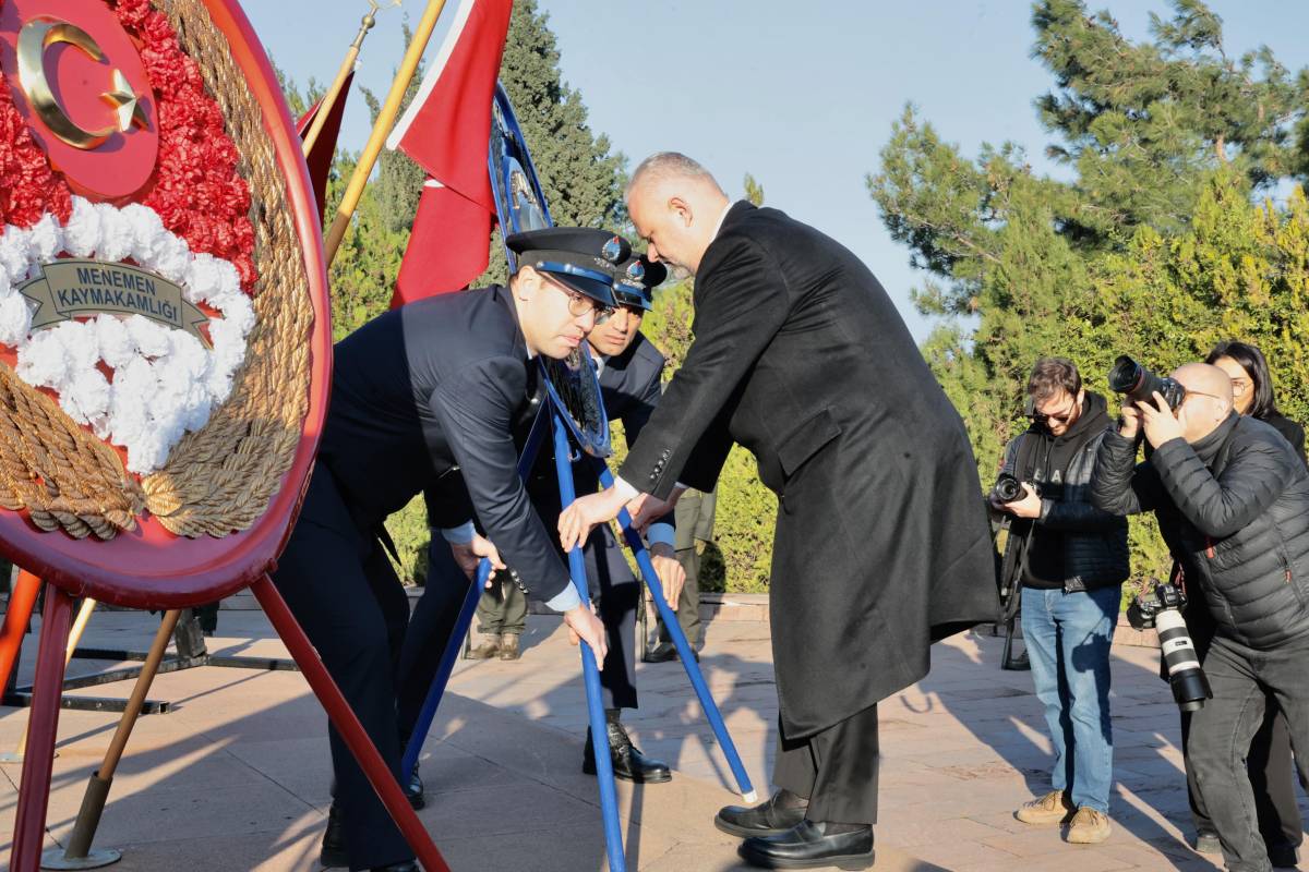 Başkan Pehlivan: Menemen, Şehit Kubilay ve silah arkadaşlarını bağrına bastı