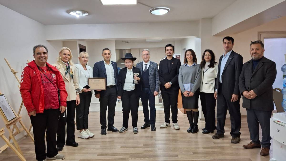 “Sanat Engel Tanımaz” Projesi ile Yoluna Devam Eden Doğa Tasar, 12. Kişisel Sergisini Açtı