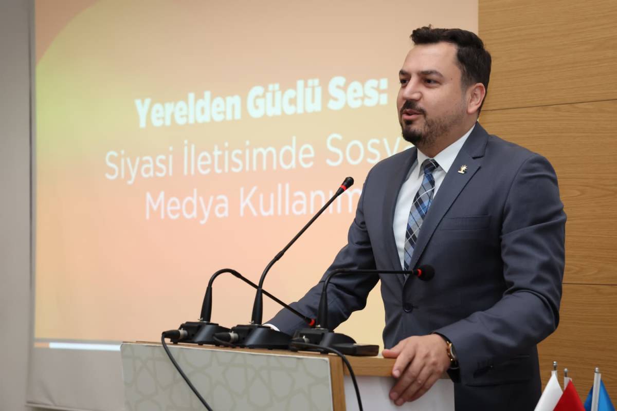 AK Parti İzmir’den ‘’3 Kademe Tanıtım ve Medya Eğitim Programı’’