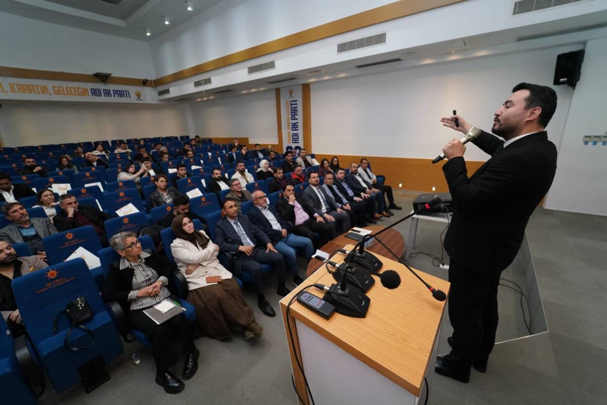 AK Parti İzmir’den ‘’3 Kademe Tanıtım ve Medya Eğitim Programı’’