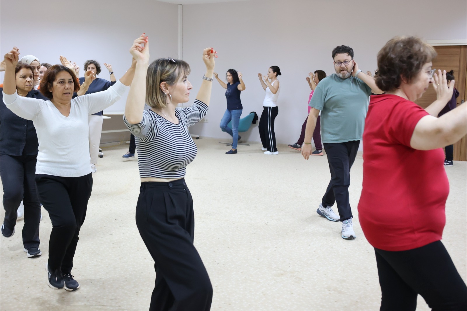 İzmir Büyükşehir Belediyesi kadınları her alanda destekliyor