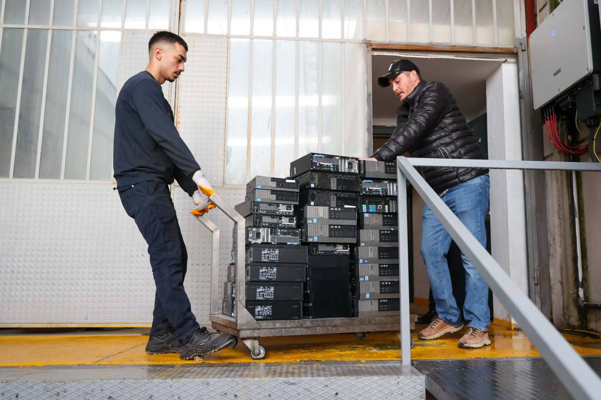 Buca’da Elektrikli Ve Elektronik Atıklar Geri Dönüşümde