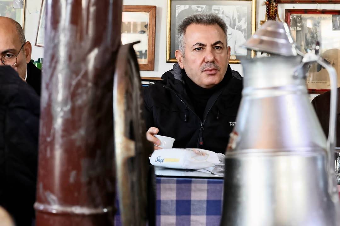 İzmir Valisi Elban’dan Kozbeyli Mahallesi’ne Ziyaret