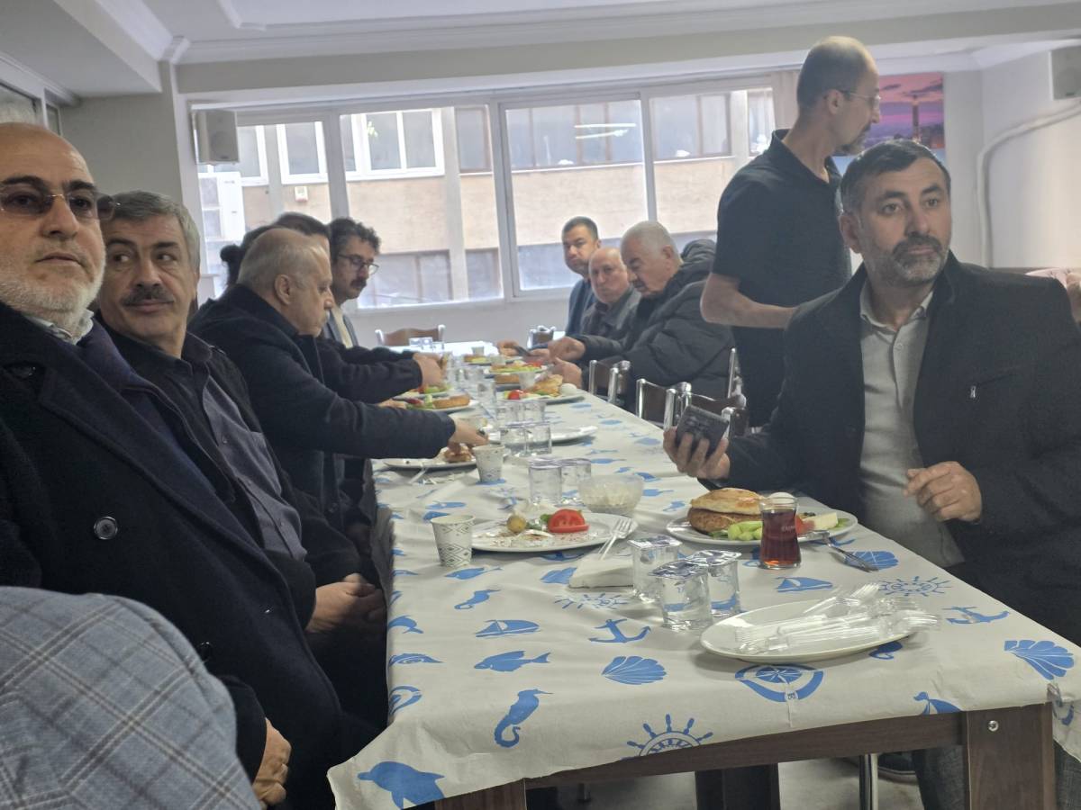 İzmir Mardinliler Federasyonu İstişare Heyeti Kahvaltılı Toplantıda Bir Araya geldi