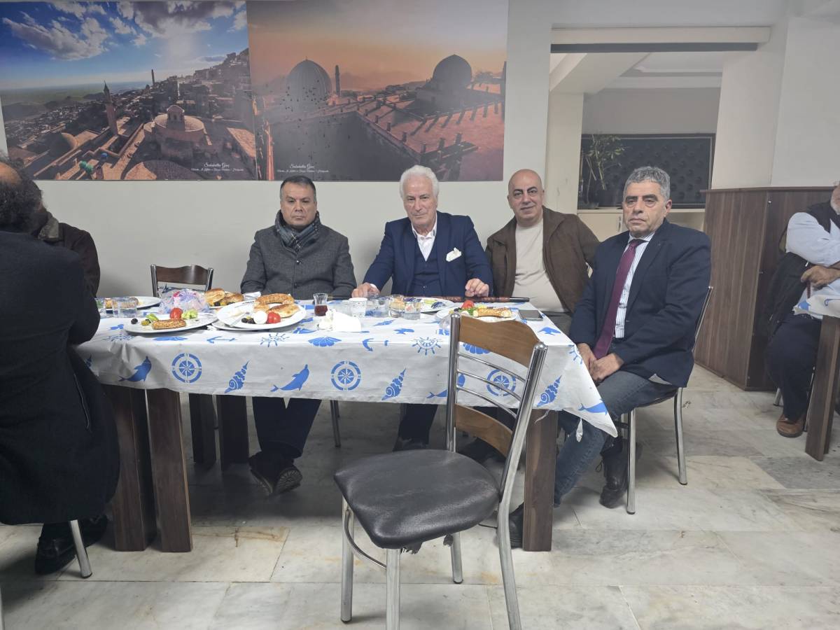 İzmir Mardinliler Federasyonu İstişare Heyeti Kahvaltılı Toplantıda Bir Araya geldi