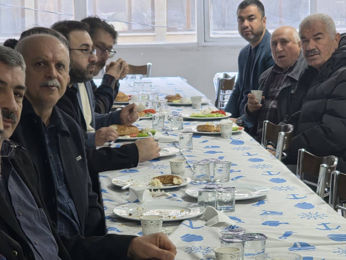 İzmir Mardinliler Federasyonu İstişare Heyeti Kahvaltılı Toplantıda Bir Araya geldi
