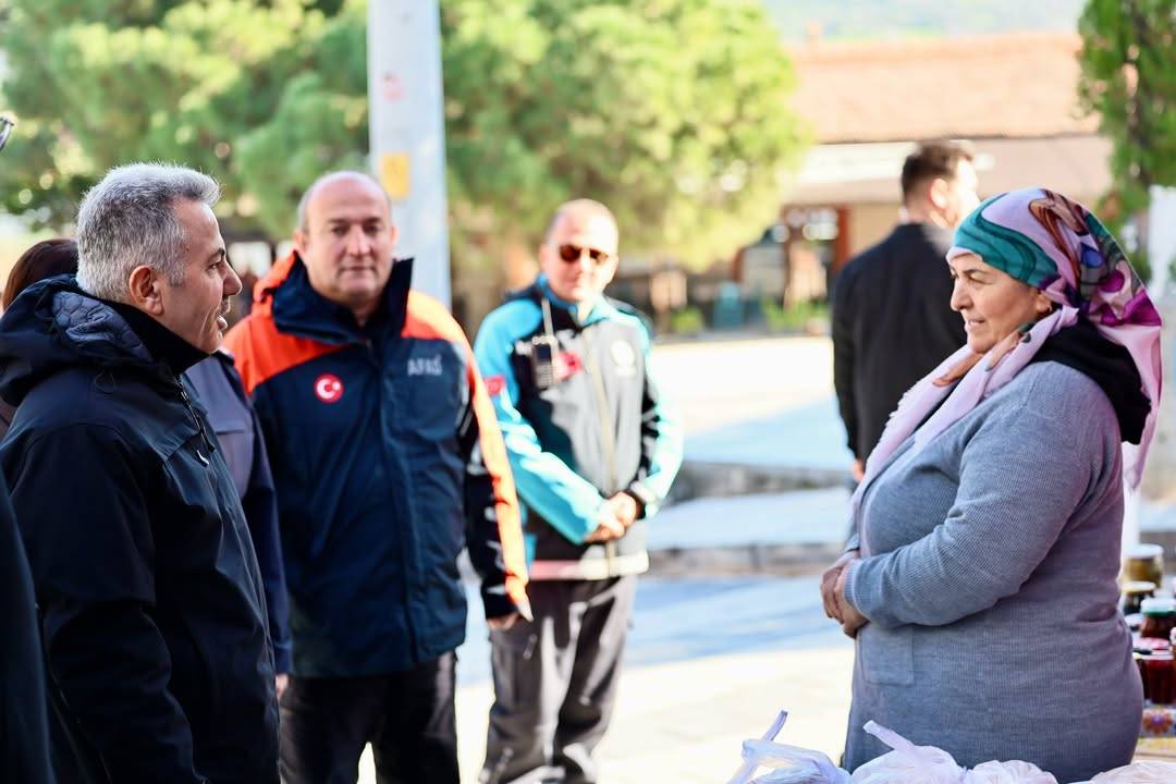 İzmir Valisi Elban’dan Kozbeyli Mahallesi’ne Ziyaret