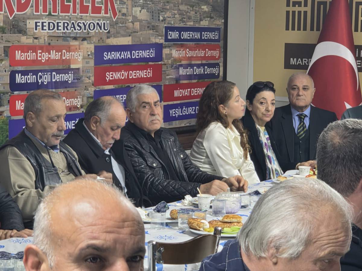 İzmir Mardinliler Federasyonu İstişare Heyeti Kahvaltılı Toplantıda Bir Araya geldi