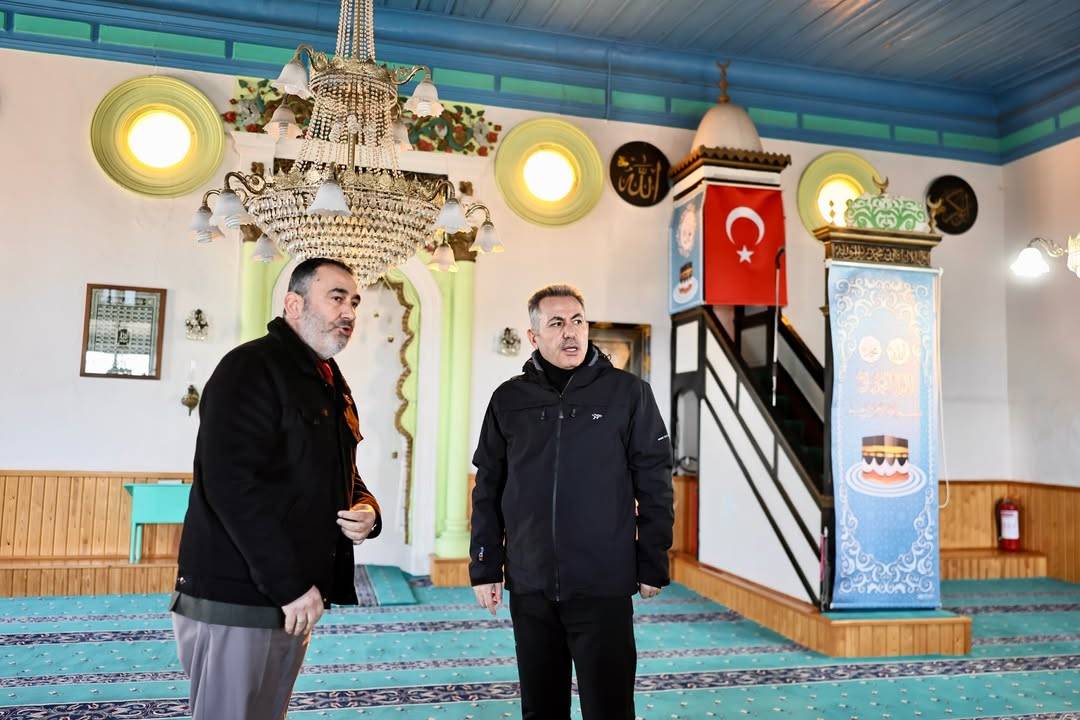 İzmir Valisi Elban’dan Kozbeyli Mahallesi’ne Ziyaret