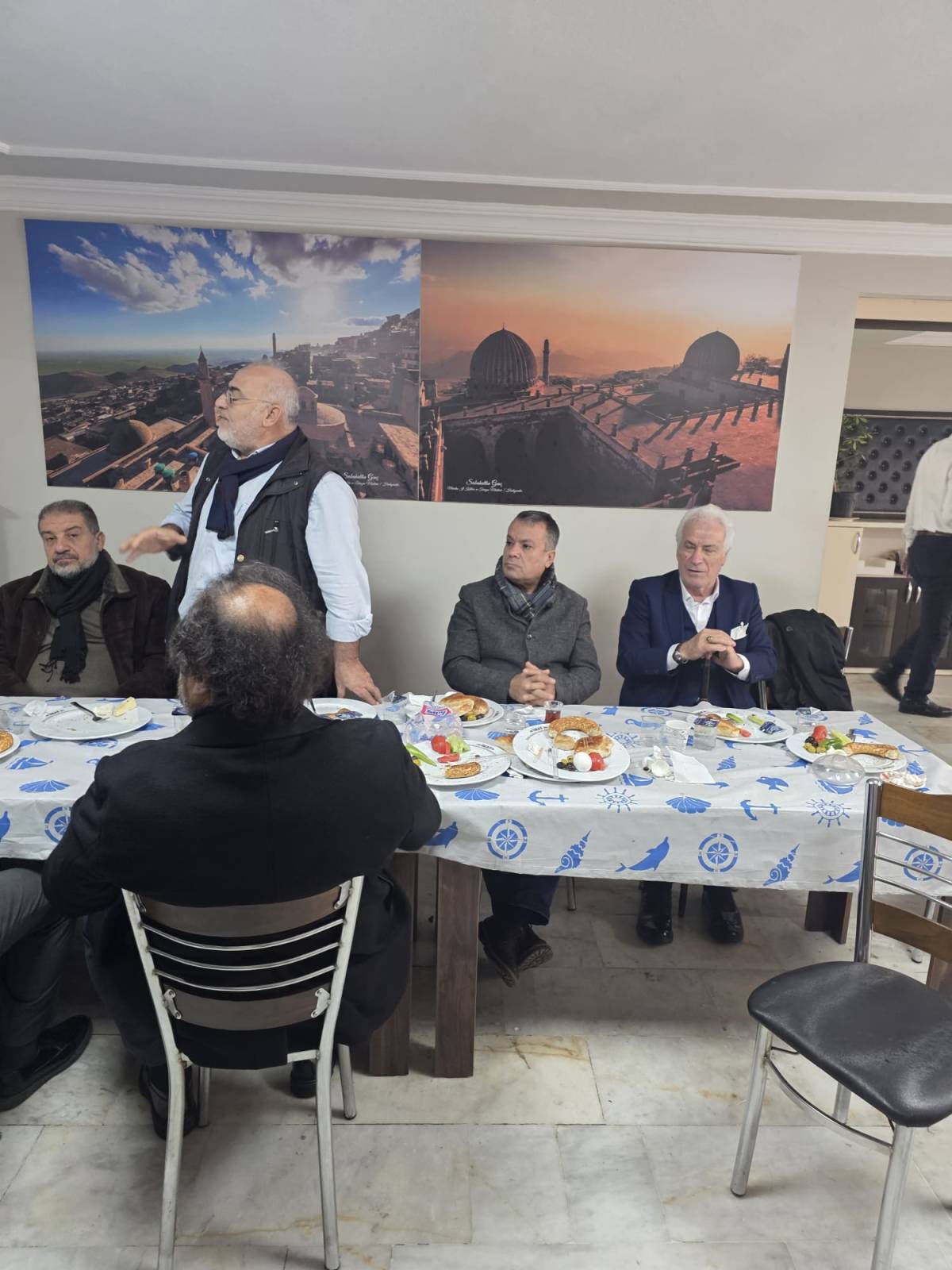 İzmir Mardinliler Federasyonu İstişare Heyeti Kahvaltılı Toplantıda Bir Araya geldi