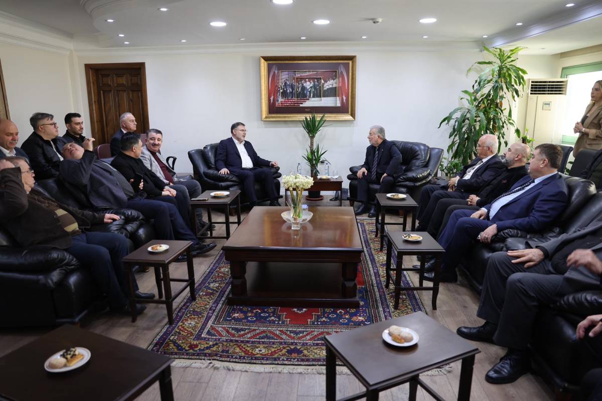 AK Parti İzmir İl Başkanı Bilal Saygılı’dan Yalçın Ata’ya ziyaret