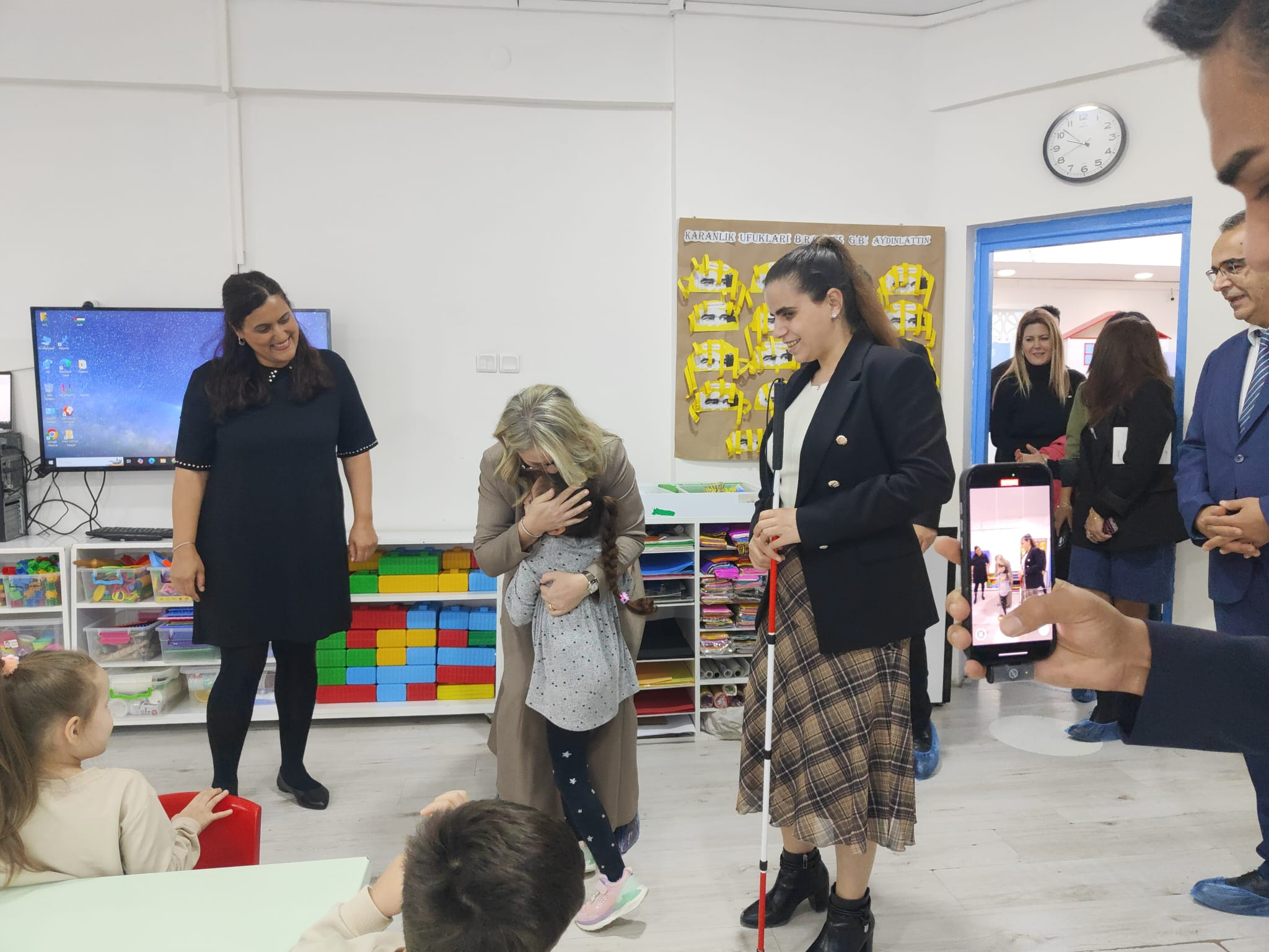 AK Partili Çankırı’dan Görme Engelli Burcu Öğretmene Ziyaret