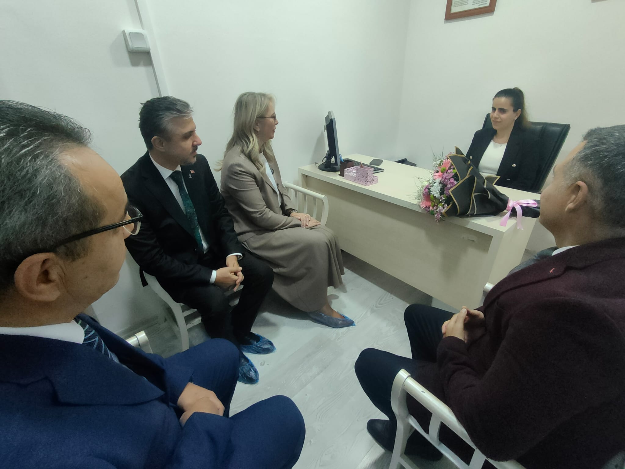 AK Partili Çankırı’dan Görme Engelli Burcu Öğretmene Ziyaret